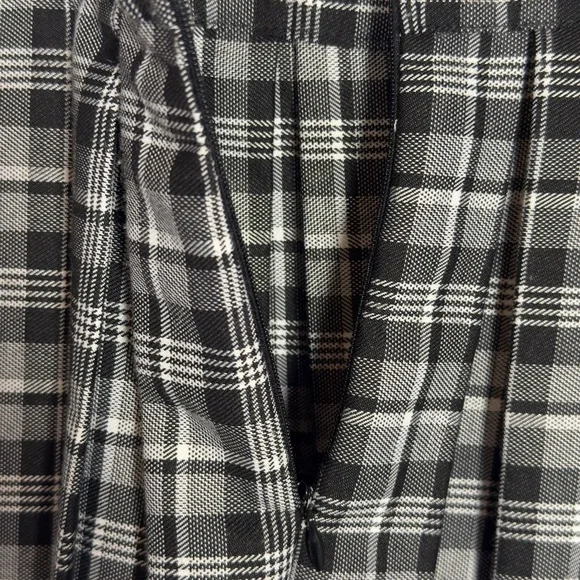 Plaid Pleated Mini Skirt in Black & Gray - Picture 5 of 10